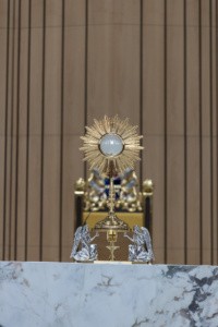 Adoracja Najświętszego Sakramentu w Świątyni Opatrzności Bożej 