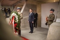 prezydent składa wieniec