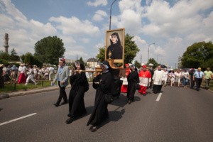 Procesja z relikwiami św. Faustyny Kowalskiej