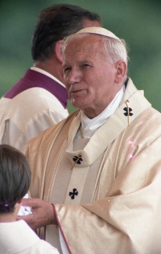 Św. Jan Paweł II Foto: Ryszard Rzepecki / Mt 5,14