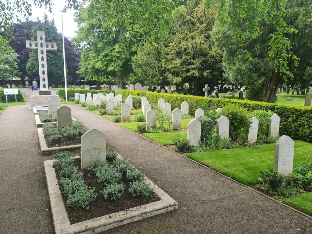 Cmentarz w Newark w Anglii odbędą się uroczystości związane z ekshumacją i sprowadzeniem do Polski szczątków trzech Prezydentów RP na uchodźstwie