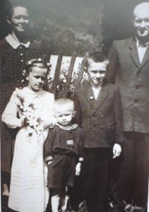 Kazimierz Nycz z rodzicami Walerią i Franciszkiem, siostrą Małgorzatą i bratem Stanisławem
