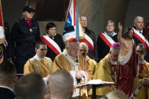 Odsłonięcie tablicy kapelanów katyńskich