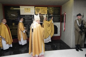 Odsłonięcie tablicy kapelanów katyńskich