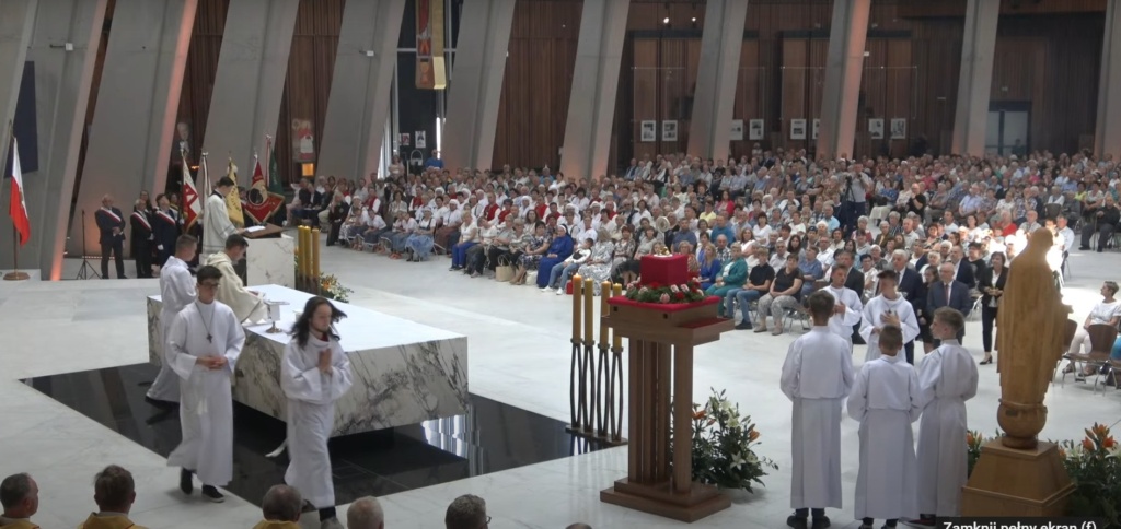 Dary ołtarza__wniesienie relikwii św. Józefa Bilczewskiego