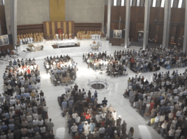 Wspólnota Przyjaciele Oblubieńca w Świątyni Opatrzności Bożej - Eucharystia